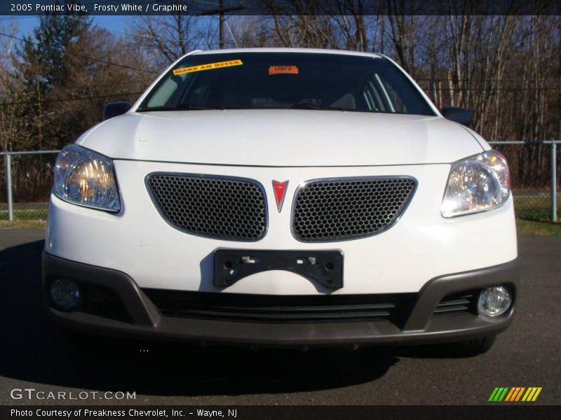 Frosty White / Graphite 2005 Pontiac Vibe