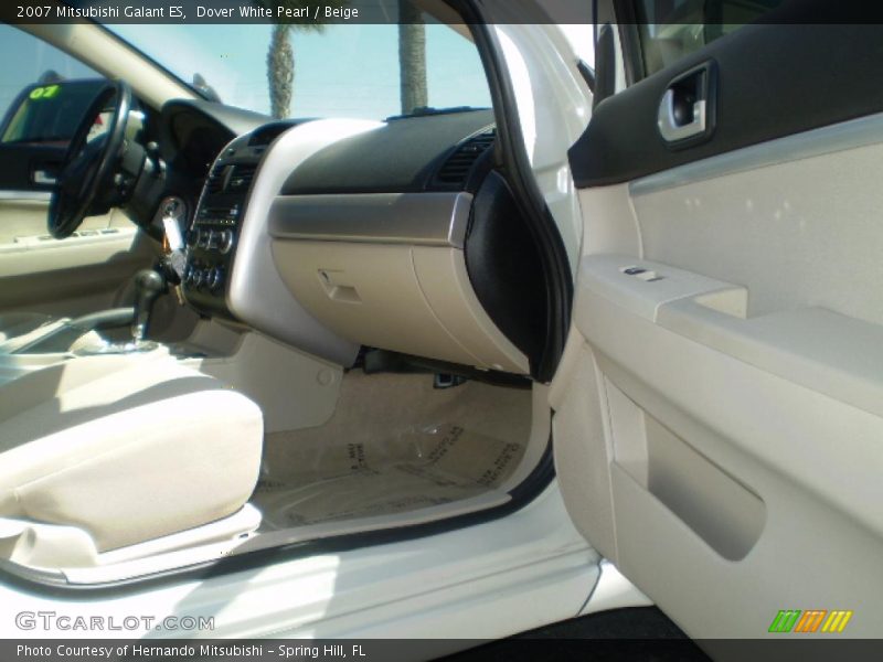 Dover White Pearl / Beige 2007 Mitsubishi Galant ES