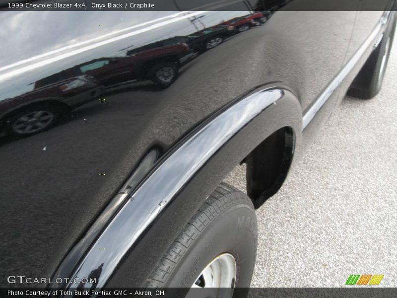 Onyx Black / Graphite 1999 Chevrolet Blazer 4x4