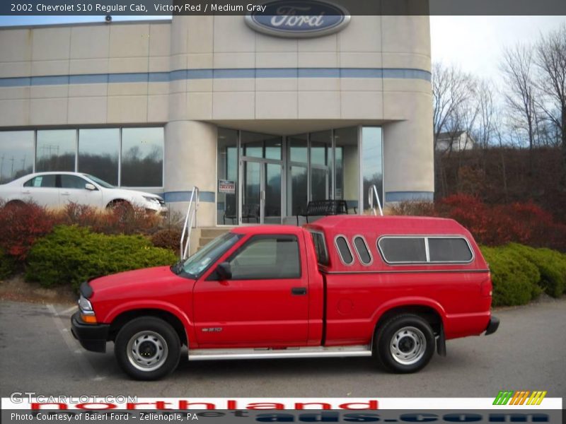 Victory Red / Medium Gray 2002 Chevrolet S10 Regular Cab