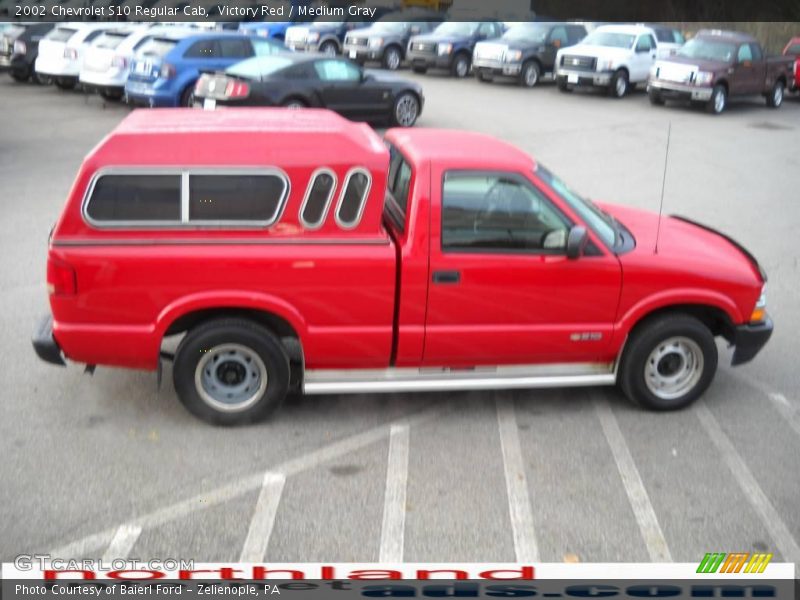 Victory Red / Medium Gray 2002 Chevrolet S10 Regular Cab