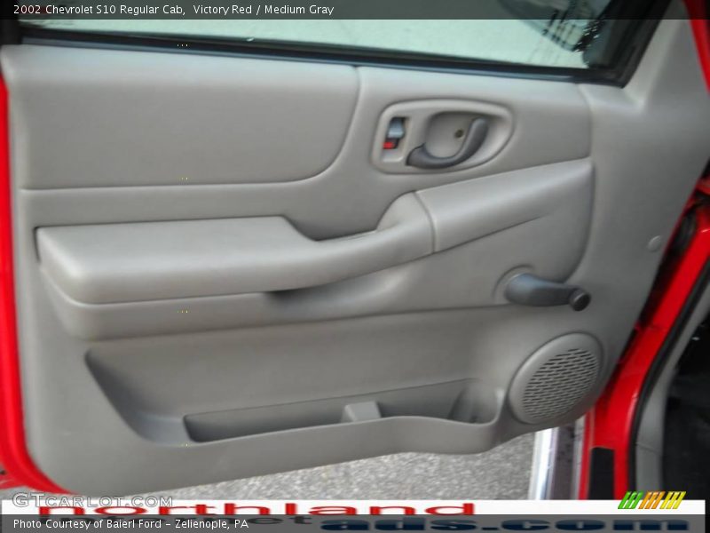 Victory Red / Medium Gray 2002 Chevrolet S10 Regular Cab