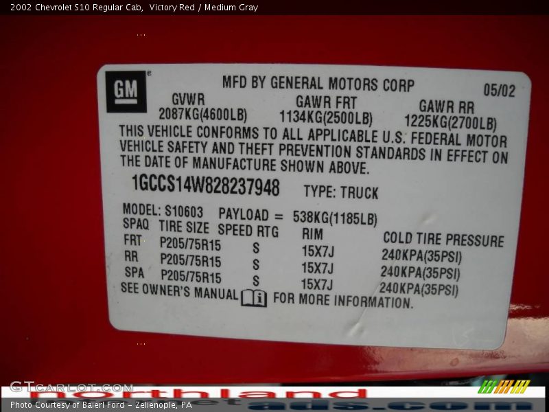 Victory Red / Medium Gray 2002 Chevrolet S10 Regular Cab