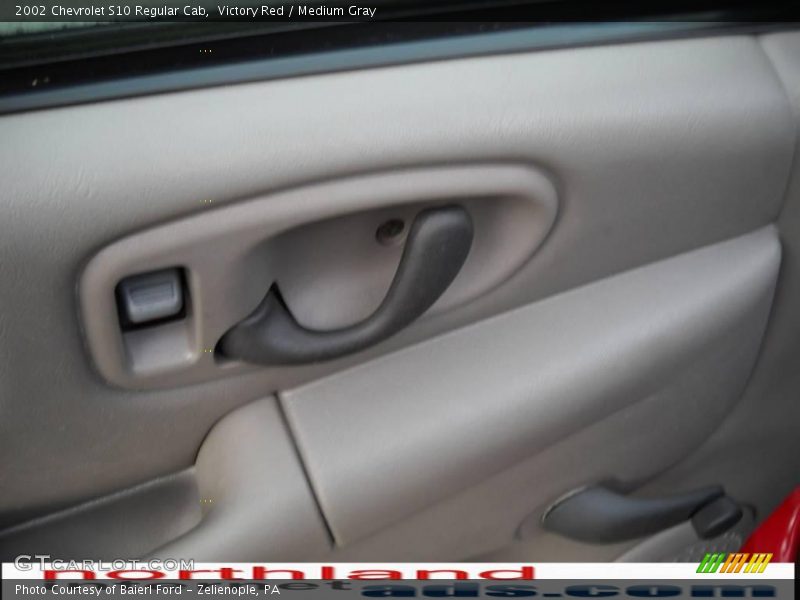 Victory Red / Medium Gray 2002 Chevrolet S10 Regular Cab