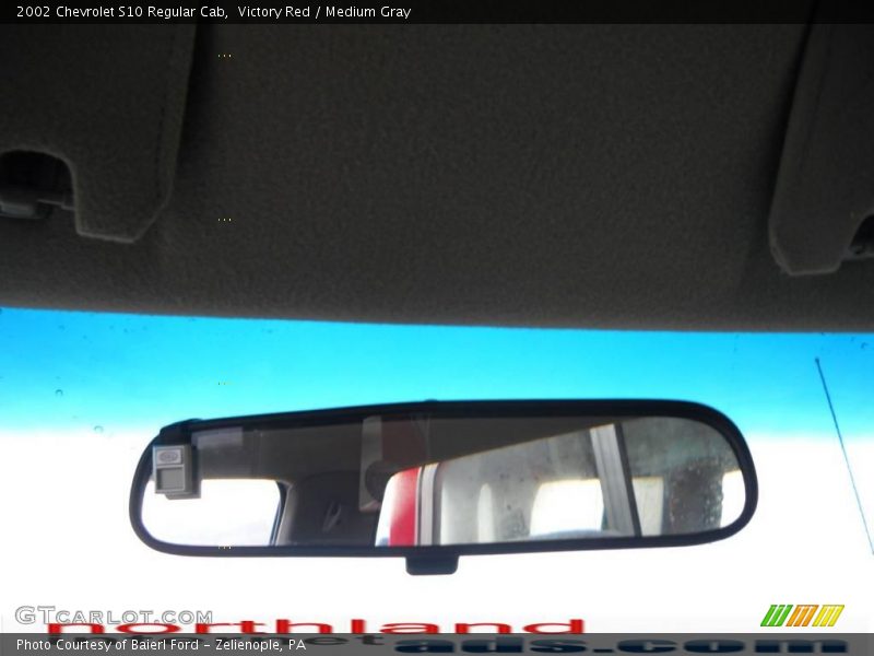 Victory Red / Medium Gray 2002 Chevrolet S10 Regular Cab