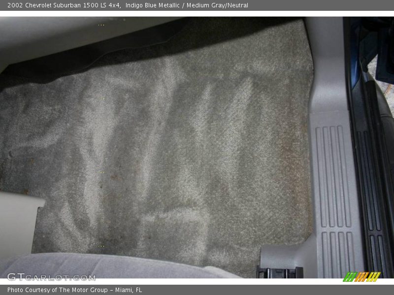 Indigo Blue Metallic / Medium Gray/Neutral 2002 Chevrolet Suburban 1500 LS 4x4