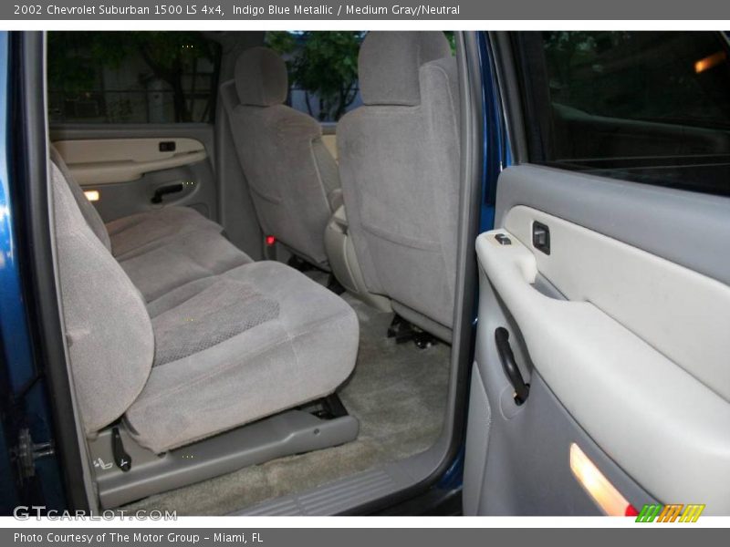 Indigo Blue Metallic / Medium Gray/Neutral 2002 Chevrolet Suburban 1500 LS 4x4