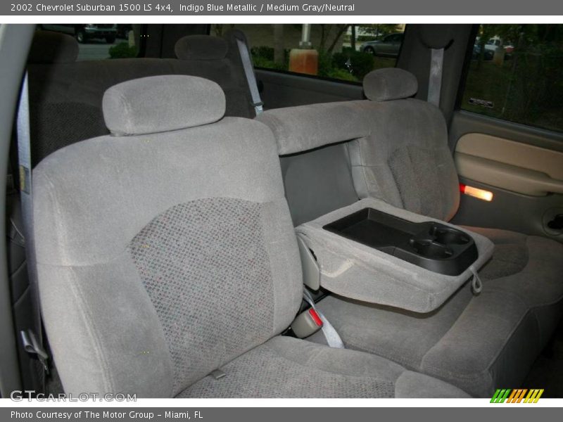 Indigo Blue Metallic / Medium Gray/Neutral 2002 Chevrolet Suburban 1500 LS 4x4