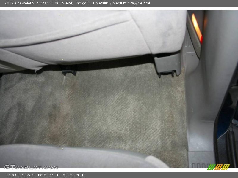 Indigo Blue Metallic / Medium Gray/Neutral 2002 Chevrolet Suburban 1500 LS 4x4
