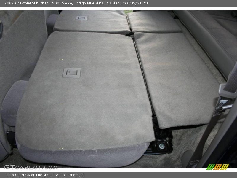 Indigo Blue Metallic / Medium Gray/Neutral 2002 Chevrolet Suburban 1500 LS 4x4