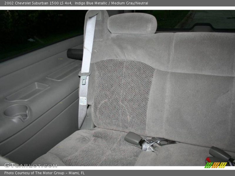 Indigo Blue Metallic / Medium Gray/Neutral 2002 Chevrolet Suburban 1500 LS 4x4
