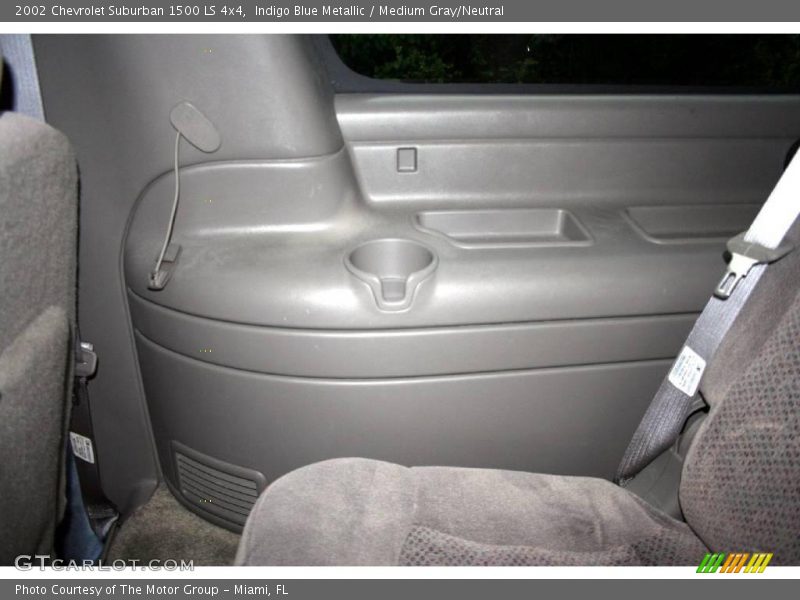 Indigo Blue Metallic / Medium Gray/Neutral 2002 Chevrolet Suburban 1500 LS 4x4
