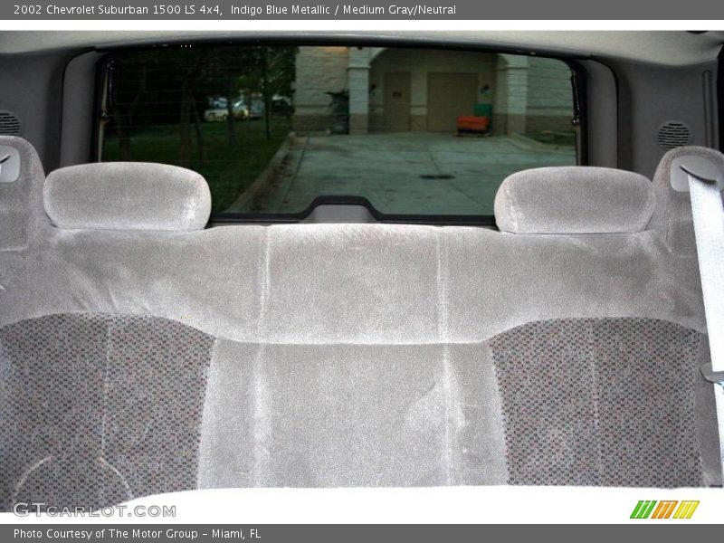 Indigo Blue Metallic / Medium Gray/Neutral 2002 Chevrolet Suburban 1500 LS 4x4