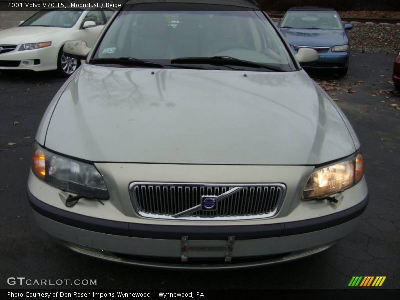 Moondust / Beige 2001 Volvo V70 T5