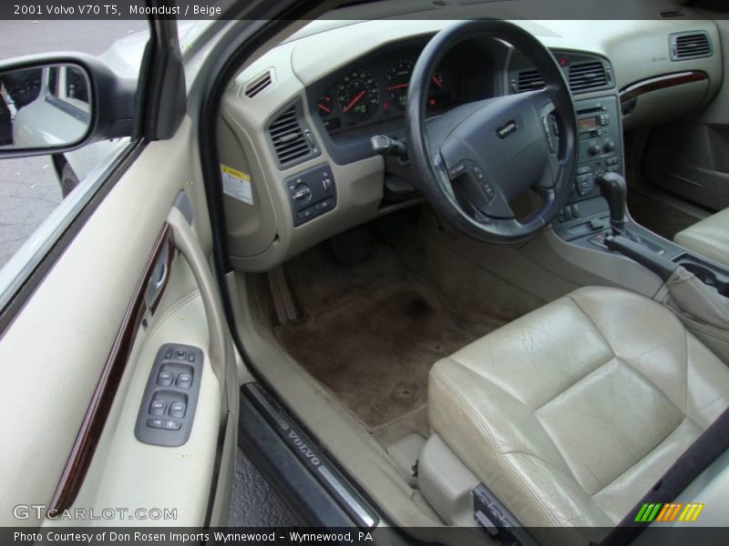 Moondust / Beige 2001 Volvo V70 T5