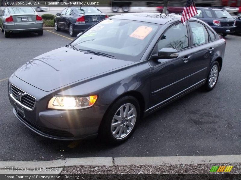 Titanium Grey Metallic / Quartz 2009 Volvo S40 2.4i