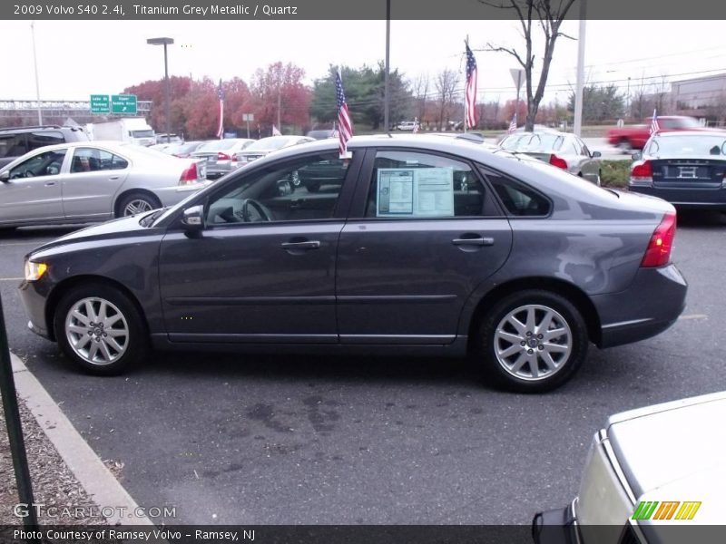 Titanium Grey Metallic / Quartz 2009 Volvo S40 2.4i