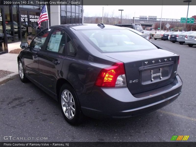 Titanium Grey Metallic / Quartz 2009 Volvo S40 2.4i