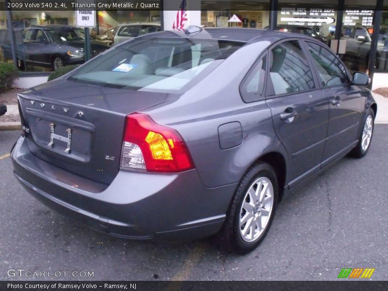 Titanium Grey Metallic / Quartz 2009 Volvo S40 2.4i