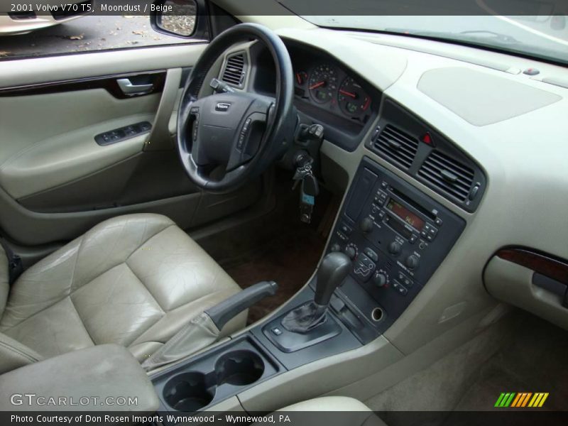 Moondust / Beige 2001 Volvo V70 T5