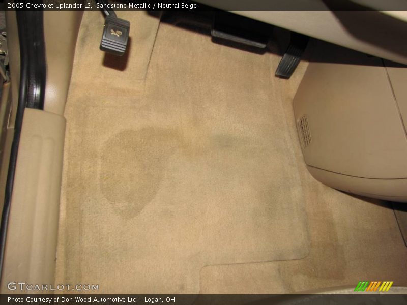 Sandstone Metallic / Neutral Beige 2005 Chevrolet Uplander LS