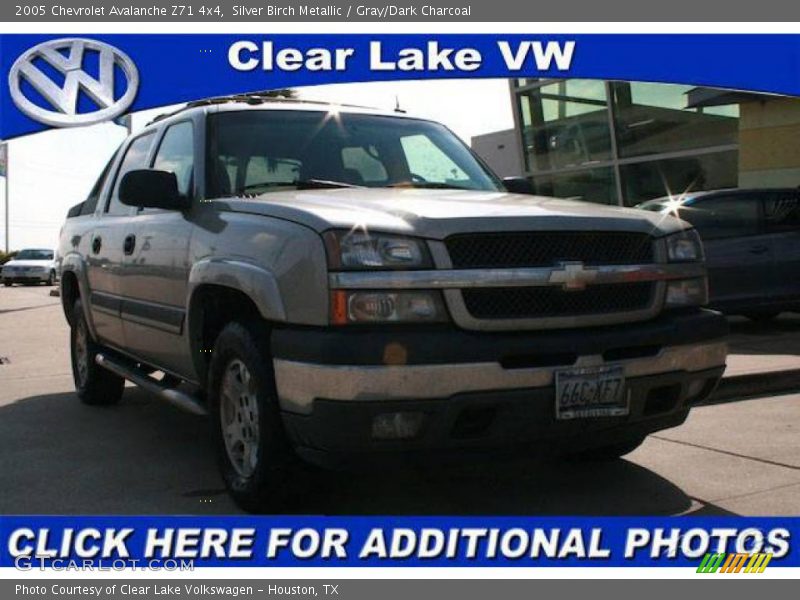 Silver Birch Metallic / Gray/Dark Charcoal 2005 Chevrolet Avalanche Z71 4x4
