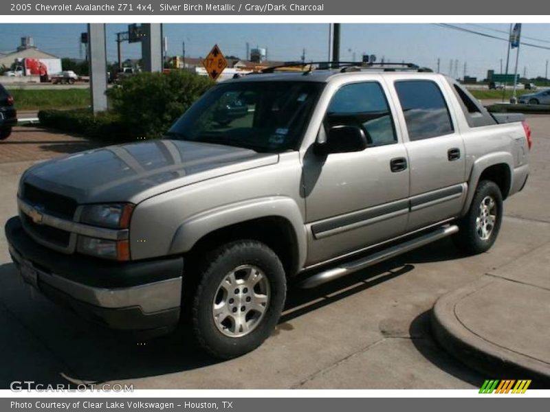 Silver Birch Metallic / Gray/Dark Charcoal 2005 Chevrolet Avalanche Z71 4x4