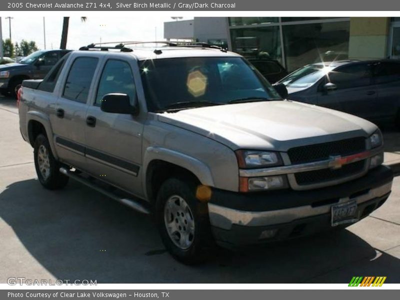 Silver Birch Metallic / Gray/Dark Charcoal 2005 Chevrolet Avalanche Z71 4x4