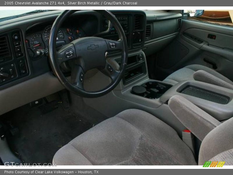 Silver Birch Metallic / Gray/Dark Charcoal 2005 Chevrolet Avalanche Z71 4x4