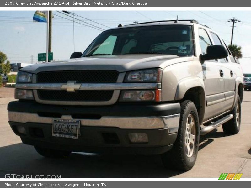 Silver Birch Metallic / Gray/Dark Charcoal 2005 Chevrolet Avalanche Z71 4x4