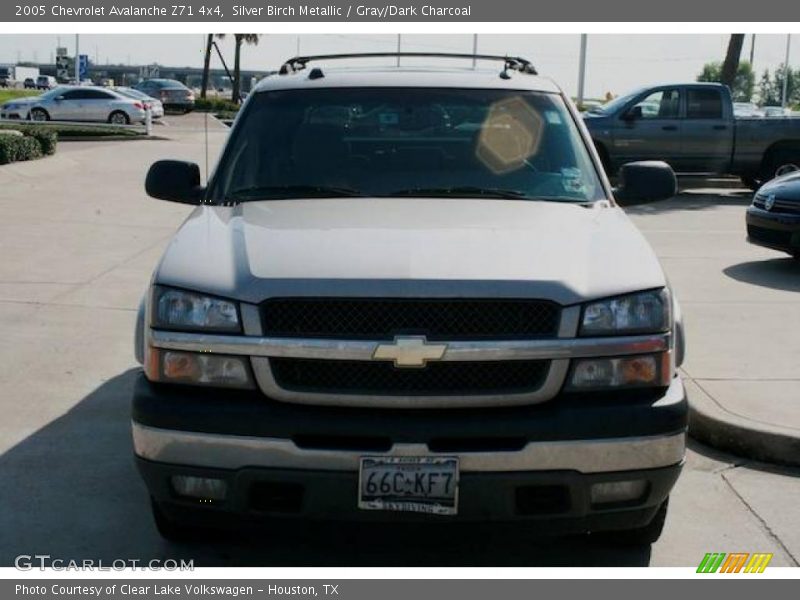 Silver Birch Metallic / Gray/Dark Charcoal 2005 Chevrolet Avalanche Z71 4x4