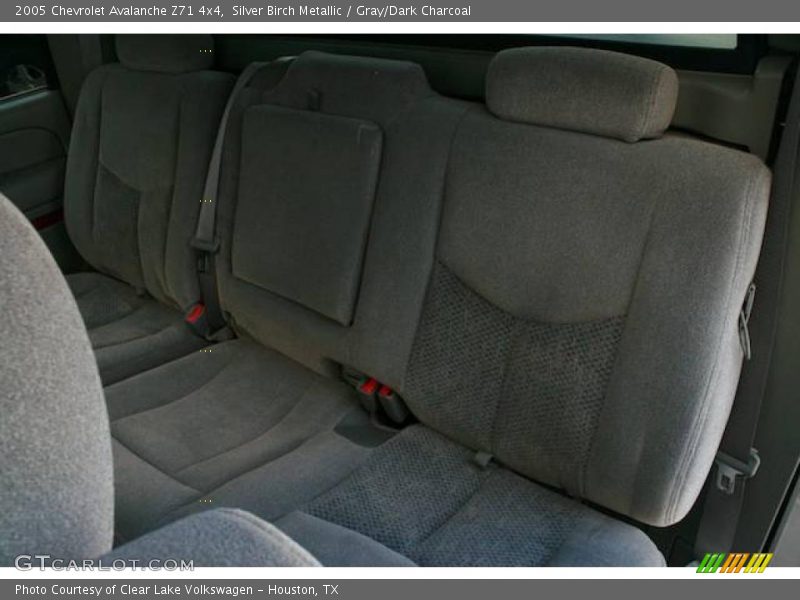 Silver Birch Metallic / Gray/Dark Charcoal 2005 Chevrolet Avalanche Z71 4x4