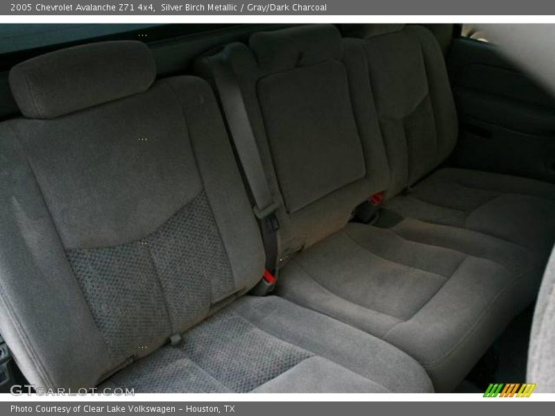 Silver Birch Metallic / Gray/Dark Charcoal 2005 Chevrolet Avalanche Z71 4x4