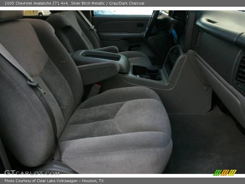 Silver Birch Metallic / Gray/Dark Charcoal 2005 Chevrolet Avalanche Z71 4x4