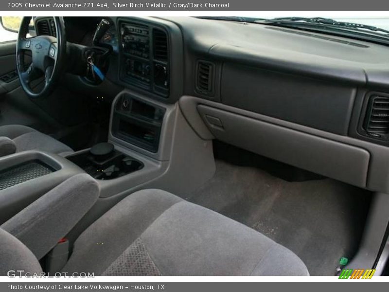 Silver Birch Metallic / Gray/Dark Charcoal 2005 Chevrolet Avalanche Z71 4x4