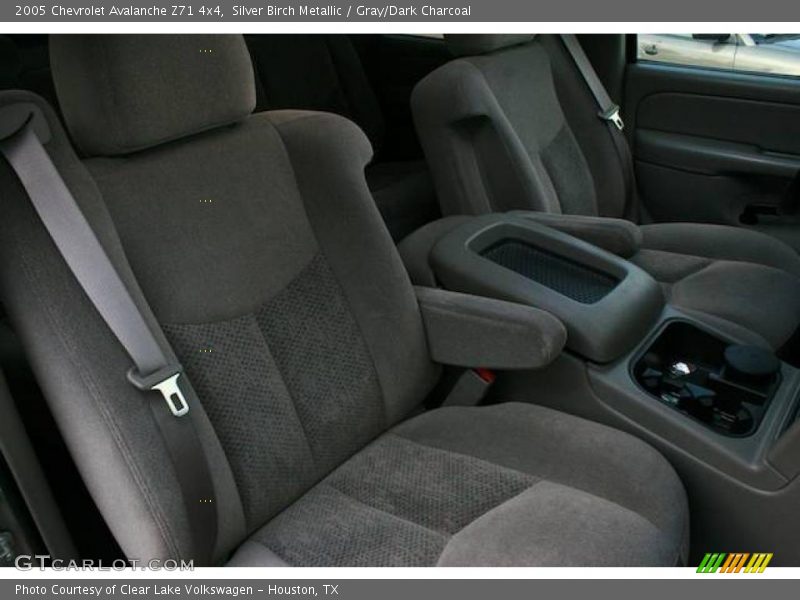 Silver Birch Metallic / Gray/Dark Charcoal 2005 Chevrolet Avalanche Z71 4x4