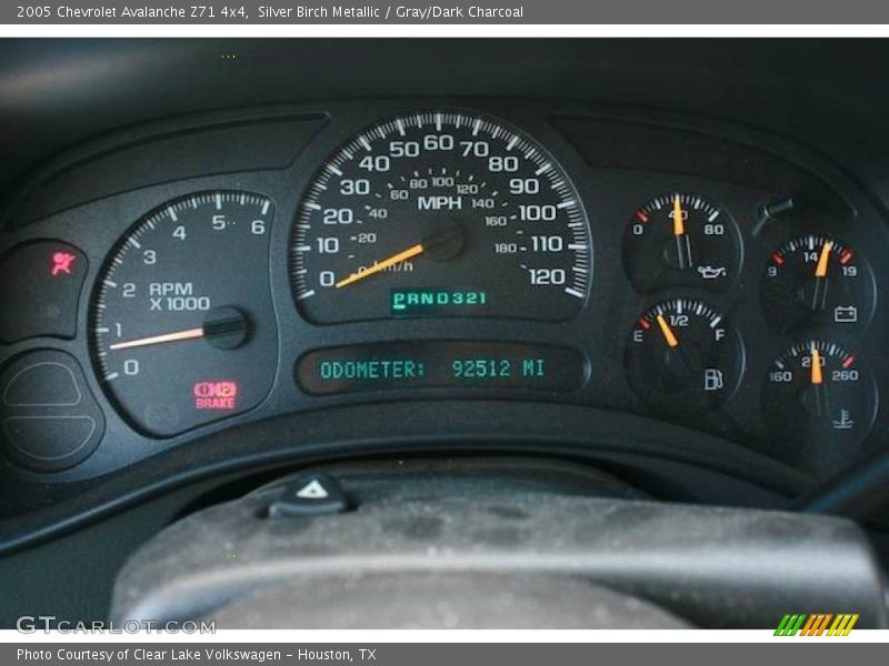 Silver Birch Metallic / Gray/Dark Charcoal 2005 Chevrolet Avalanche Z71 4x4