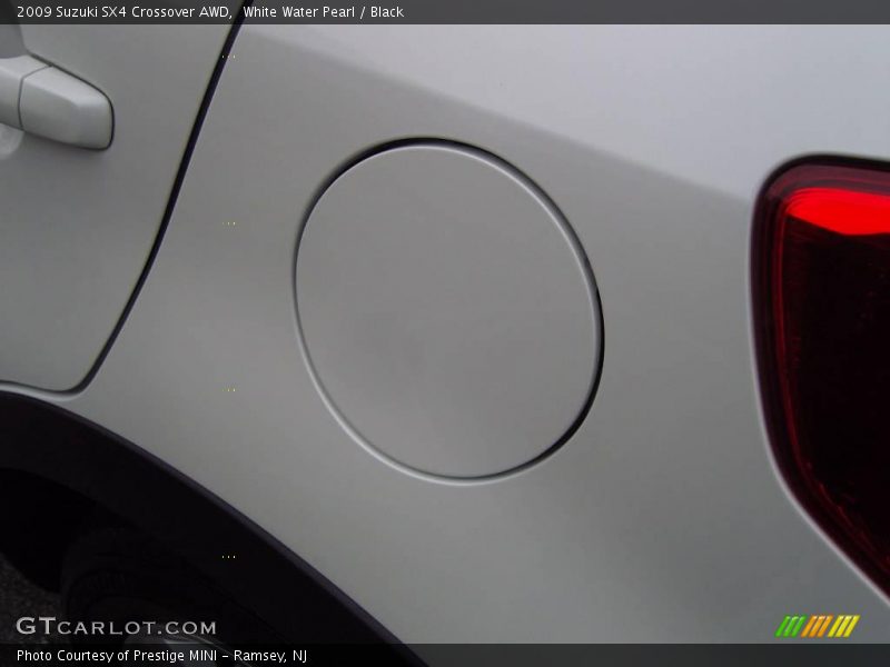 White Water Pearl / Black 2009 Suzuki SX4 Crossover AWD