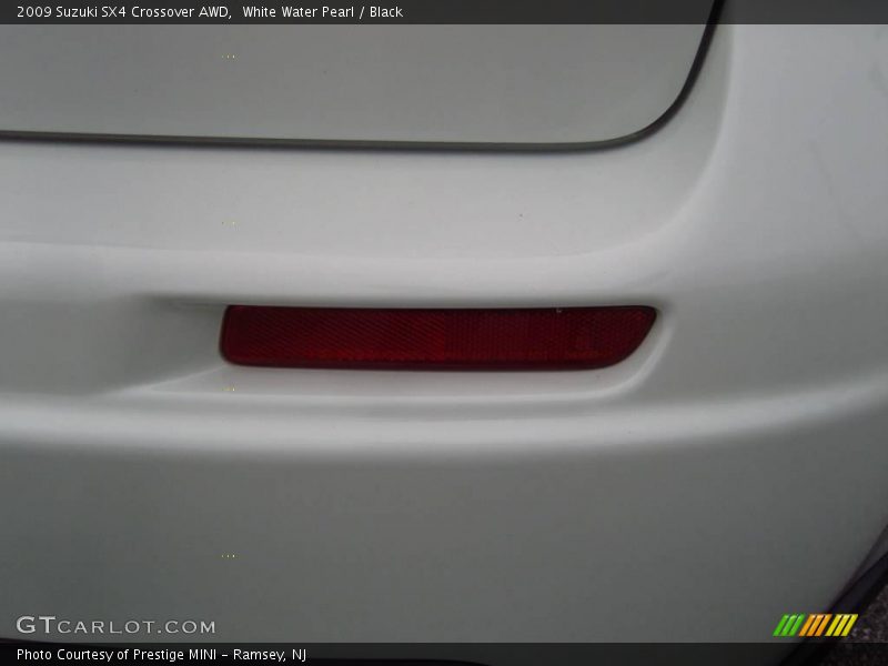 White Water Pearl / Black 2009 Suzuki SX4 Crossover AWD