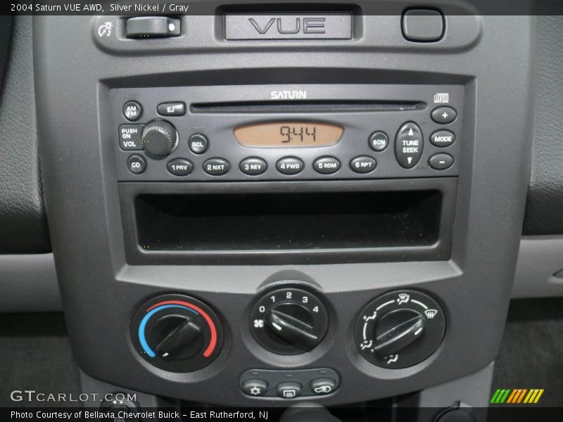 Silver Nickel / Gray 2004 Saturn VUE AWD