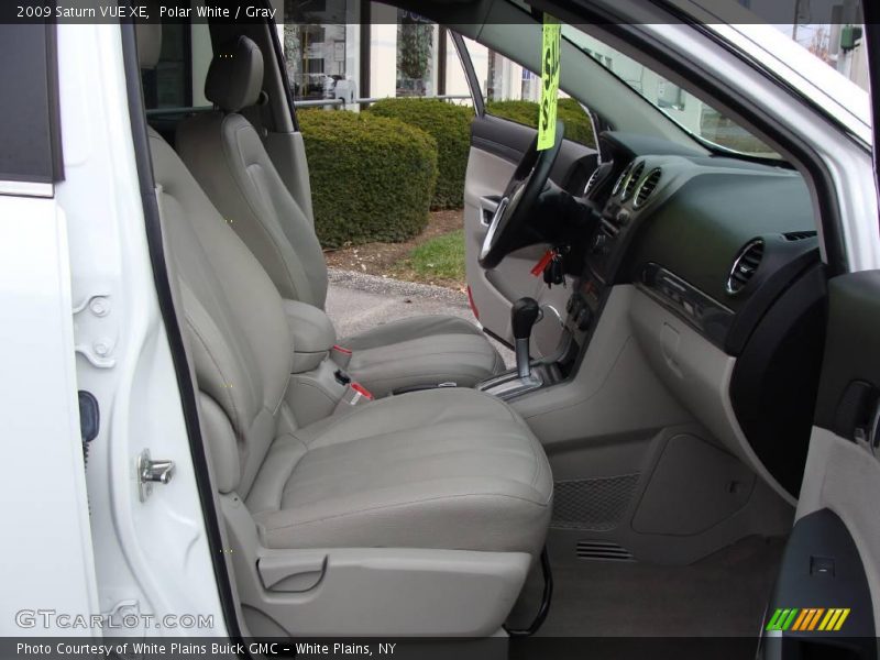 Polar White / Gray 2009 Saturn VUE XE