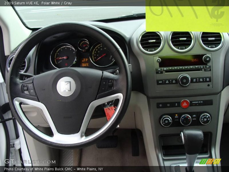 Polar White / Gray 2009 Saturn VUE XE