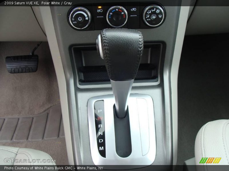 Polar White / Gray 2009 Saturn VUE XE