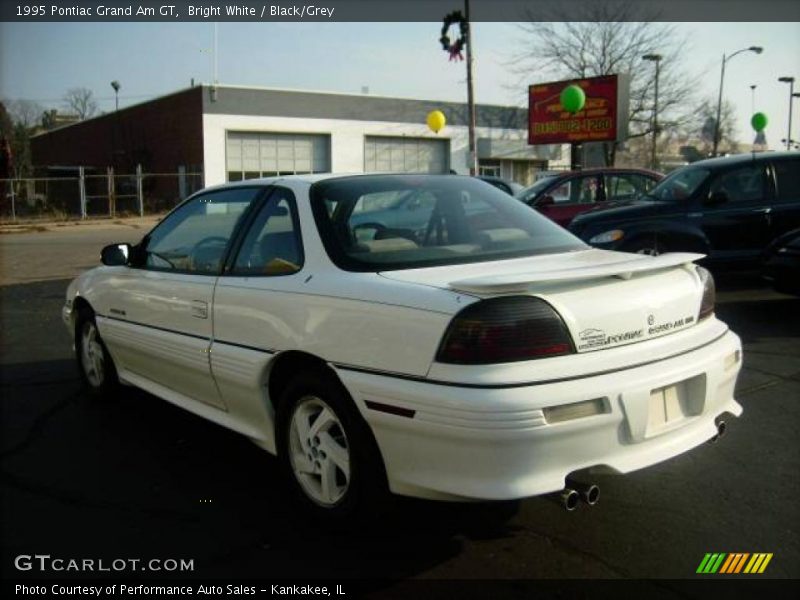 Bright White / Black/Grey 1995 Pontiac Grand Am GT