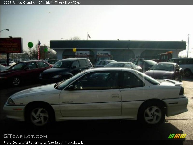 Bright White / Black/Grey 1995 Pontiac Grand Am GT