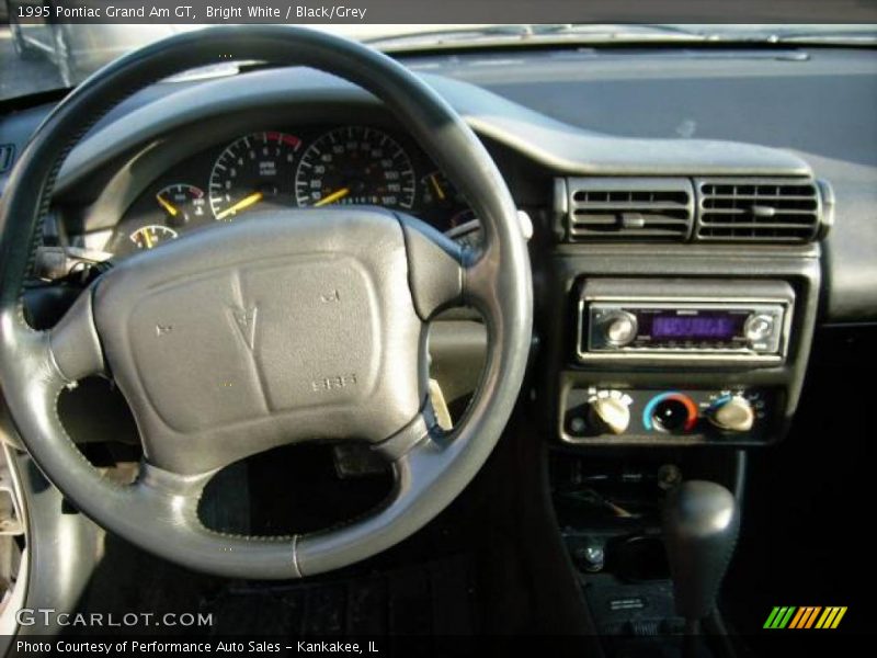 Bright White / Black/Grey 1995 Pontiac Grand Am GT