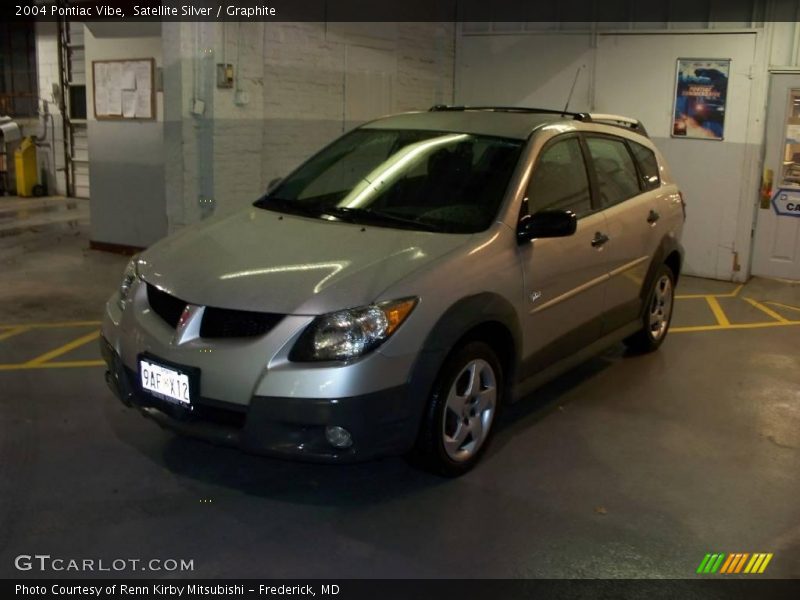 Satellite Silver / Graphite 2004 Pontiac Vibe
