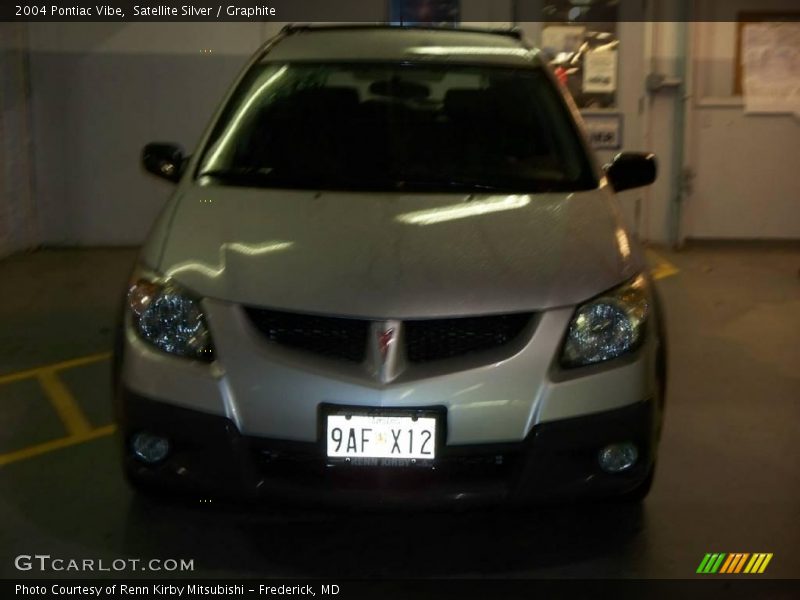 Satellite Silver / Graphite 2004 Pontiac Vibe