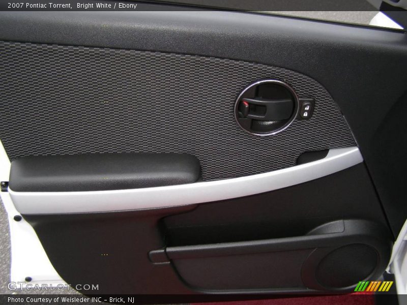 Bright White / Ebony 2007 Pontiac Torrent