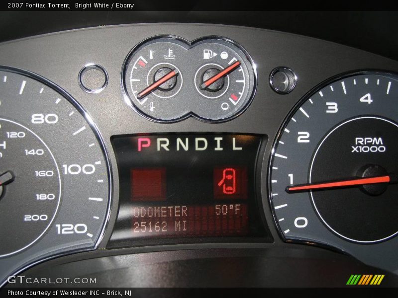 Bright White / Ebony 2007 Pontiac Torrent